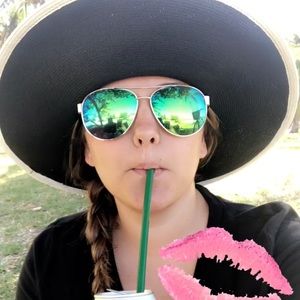 Meet your Posher, Samantha